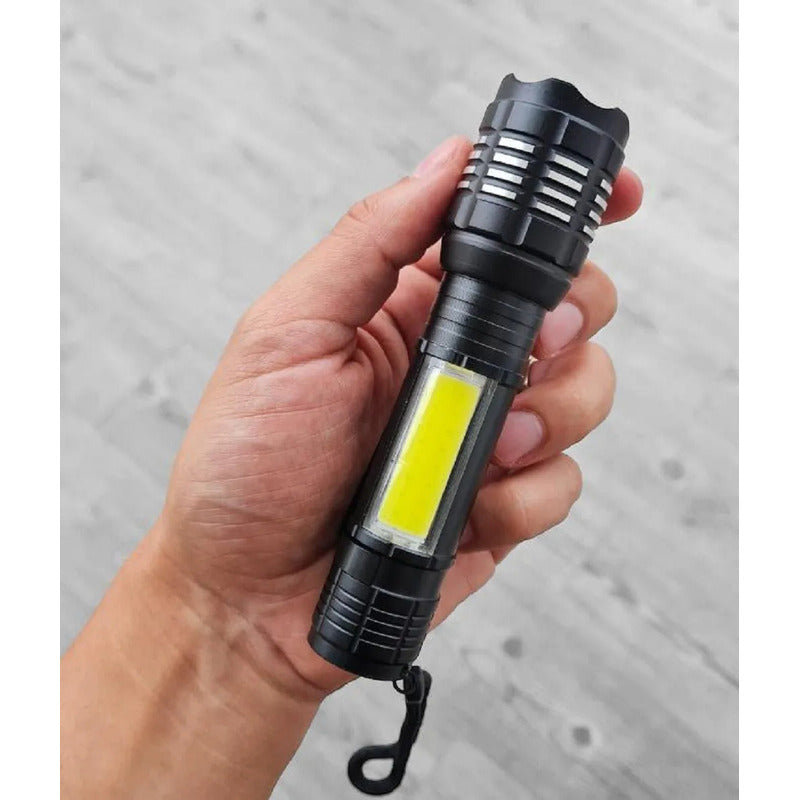 Linterna Táctica Led Zoom Ajustable Estuche