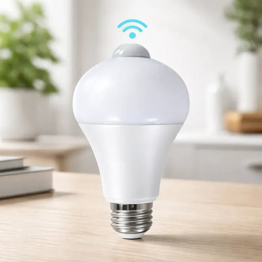 Ampolleta Con Sensor De Movimiento Encendido Automático 9w Blanco Frío