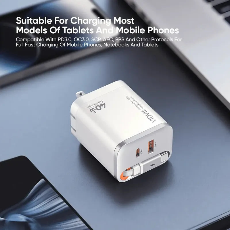 Cargador Con Cable Retractil  Carga Rapida + 2 Puertos Blanco
